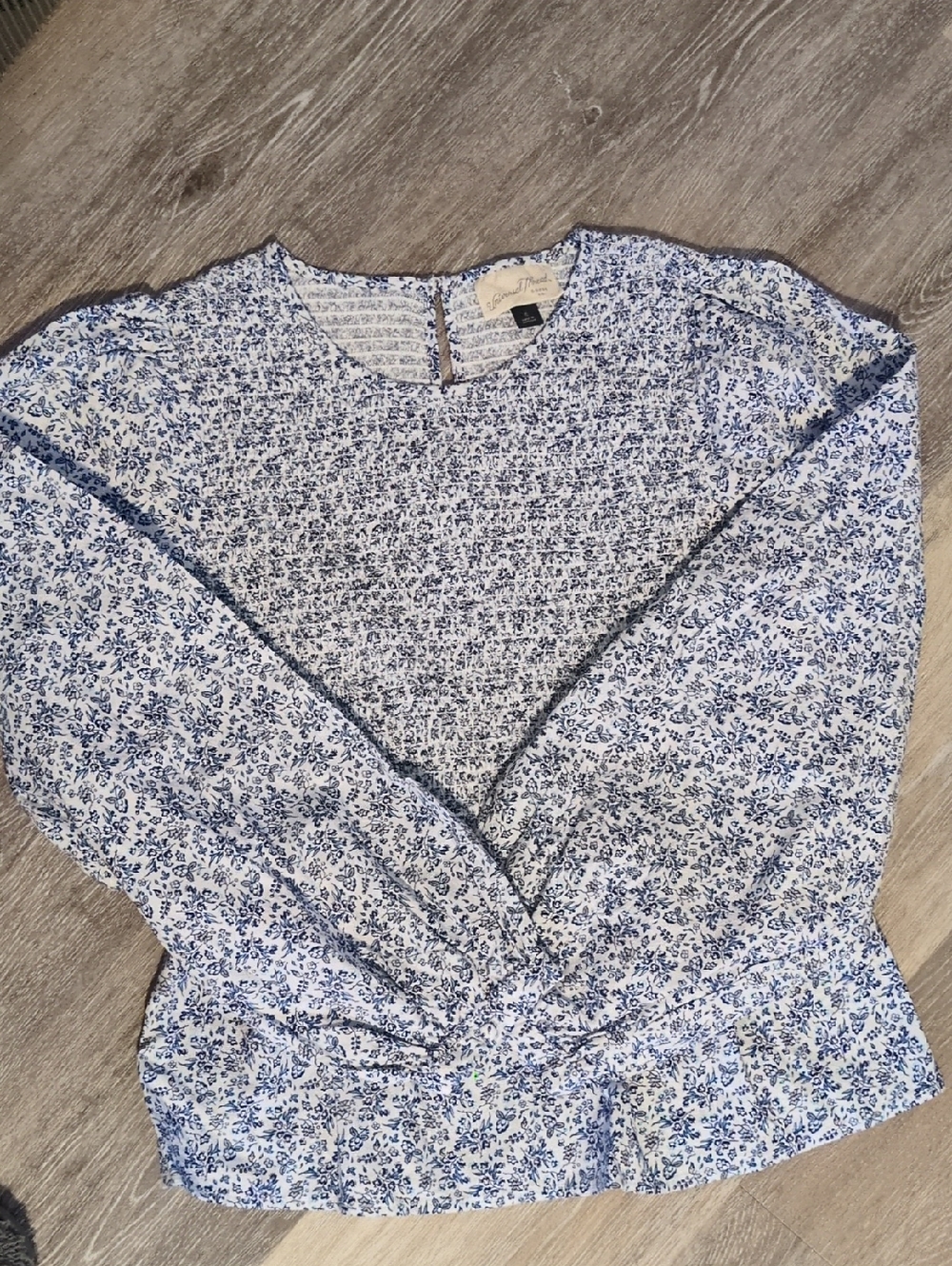 Universal Thread Blue and White Floral Smocked Blouse